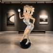 Statue Betty Boop en résine photographe robe argentée 94 cm - 6