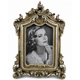 Cadre photo baroque en résine dorée patinée à volutes – 26 cm