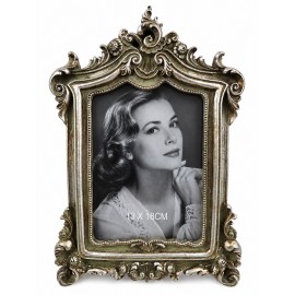 Cadre photo baroque en résine argentée patinée à fronton – 30 cm