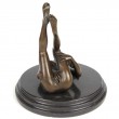 Statue érotique en bronze femme nue les jambes en l'air - 19 cm