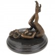 Statue érotique en bronze femme nue les jambes en l'air - 19 cm