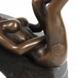 Statue érotique en bronze femme nue les jambes en l'air - 19 cm