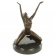 Statue érotique en bronze et marbre femme nue bras levés - 24 cm