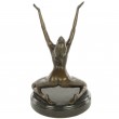 Statue érotique en bronze et marbre femme nue bras levés - 24 cm