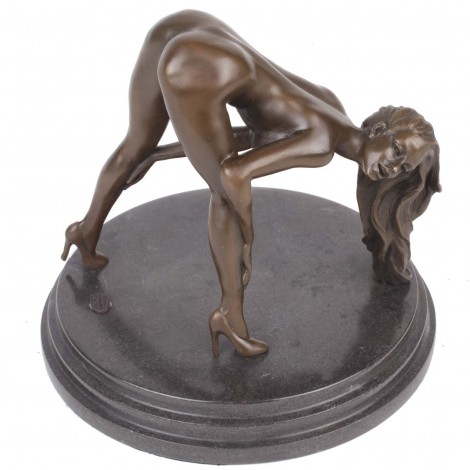 Statue érotique en bronze et marbre femme nue penchée en avant - 20 cm