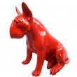 Statue chien bull terrier assis en résine rouge 62 cm