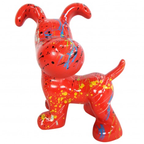 Statue en résine chien snoopy debout multicolore fond rouge - 27 cm