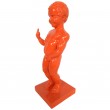 Statue Manneken-Pis en résine orange le célèbre Belge doigt d'honneur 35 cm