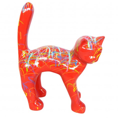 Statue chat en résine queue droite multicolore fond rouge 35 cm