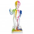 Statue Manneken-Pis en résine fond blanc le célèbre Belge doigt d'honneur 35 cm