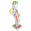 Statue Manneken-Pis en résine multicolore fond blanc le célèbre Belge 60 cm