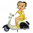 Statue en résine Betty boop en robe jaune sur sa vespa 60 cm