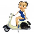 Statue en résine Betty boop en robe bleu sur sa vespa 60 cm
