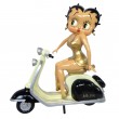 Statue en résine Betty boop en robe dorée sur sa vespa 60 cm