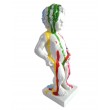 Statue en résine multicolore fond blanc le célèbre Manneken-Pis 15 cm