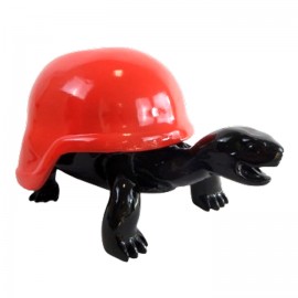 Statue tortue casquée en résine rouge et noire 35 cm