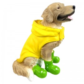 Statue chien labrador assis en habit de pluie et botte verte - 50 cm