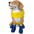Statue chien labrador assis en habit de pluie et botte bleu - 50 cm