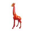 Statue girafe en résine rouge et or 102 cm – déco animale chic