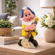 Statue nain de jardin au balai résine 38 cm chapeau bleu - 6